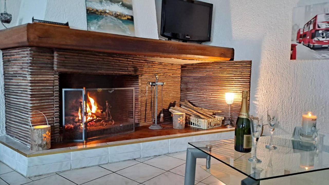 Une Halte Quelque Part Cheminot Esterno foto